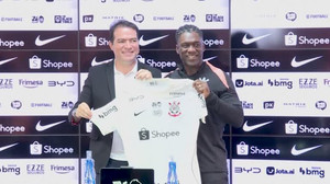 Struggling Corinthians present new coach Clarence Seedorf