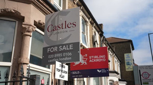 UK homeowners take a hit as global bond selloff deepens