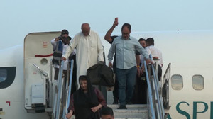 Flights between Iran and Iraq resume as passengers arrive in Najaf