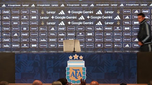 'Irreplaceable' - Scaloni tearfully bids farewell to Messi after Argentina legend's final match