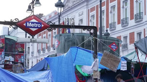 Housing protesters maintain camp in Madrid's Sol square