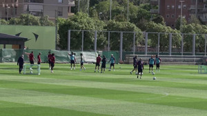 Barca's Raphinha to miss next two matches due to small injury, coach Flick says