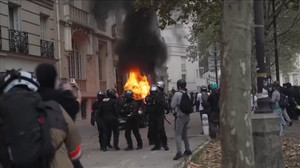 Clashes erupt in Paris as largely peaceful protest march winds down