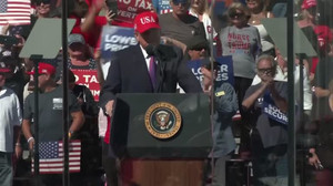 Trump rallies for Andy Biggs in Arizona as Air Force One flies over crowd