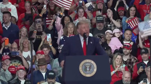 Trump campaigns in Syracuse, defends ICE agents and urges vote for Republicans