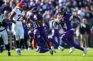 Baltimore Ravens wide receiver Zay Flowers (4) breaks away with a catch for a touchdown in the first quarter of the NFL Week 7