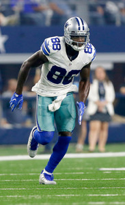 Dallas' Dez Bryant (88) runs a route during the NFL football game between the Dallas Cowboys and the Chicago Bears at AT&amp;T