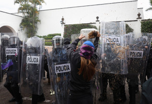 Residents protest demanding clean water in Guadalajara