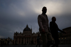 Pope Leo announces that he would undergo surgery this week to remove a small growth on his lung