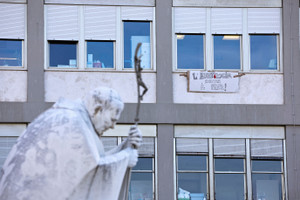 Pope Leo continues recovery at Italy's Gemelli hospital after lung surgery