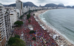 Demonstration in support of Brazilian President Lula da Silva's re-election bid, in Rio de Janeiro