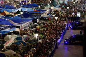 Protesters camp in central Madrid in demand of better housing conditions